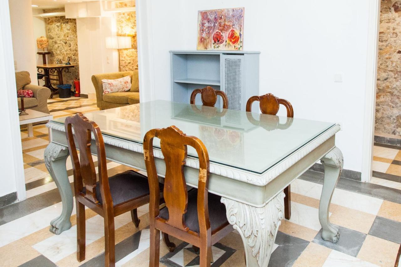 Chic Charming Central Athens Apt. Extérieur photo